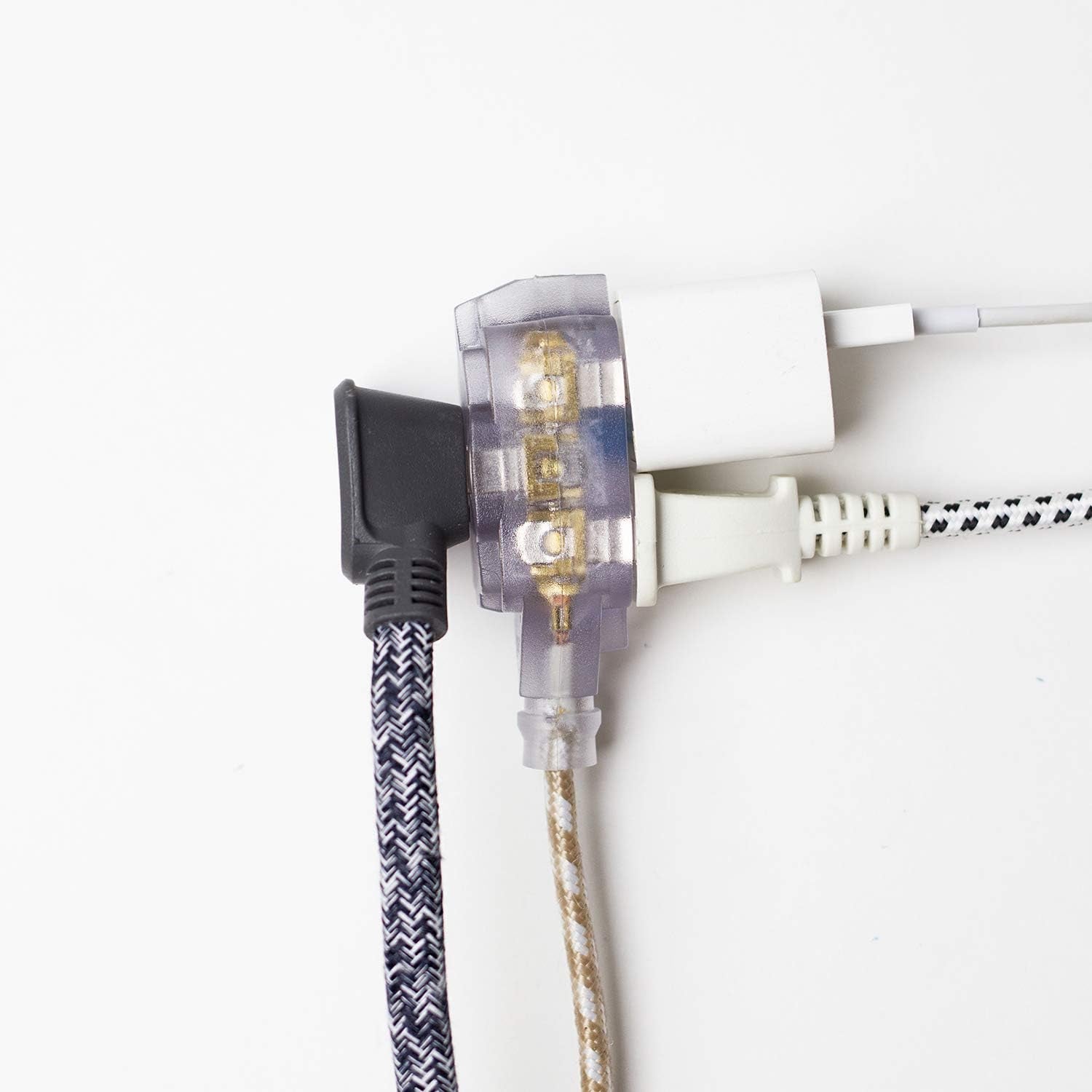 22836 Designer Series 9-Ft Fabric Extension Cord, 3 Polarized Outlets, Right Angle Plug, 125 Volts, Gold and White