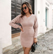 V-neck, long-sleeved sweater with closed waist and high waist